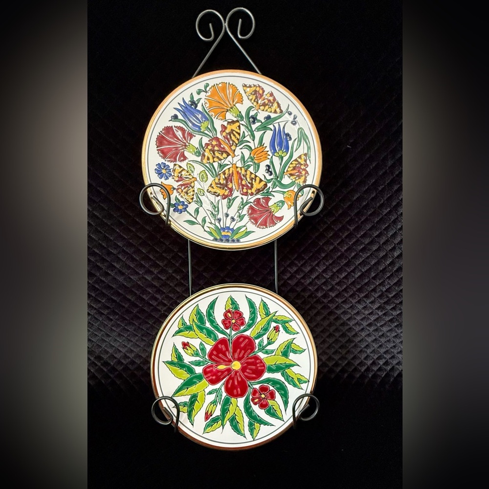 Vintage Manousakis-Keramik Rodos Greece Hand Painted Plates 7-1/4” D Gold Rimmed